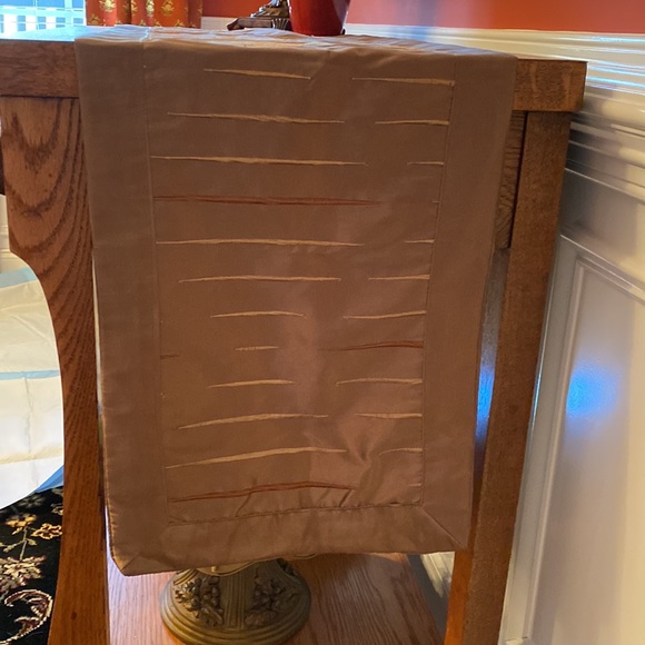 Table Runner - Picture 3 of 3